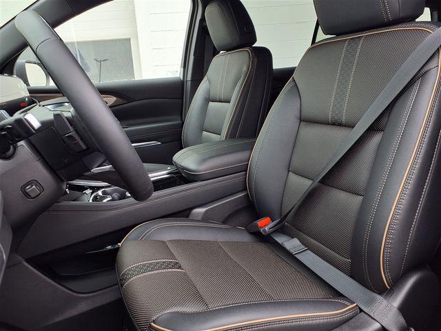 new 2026 Chevrolet Traverse car, priced at $53,527