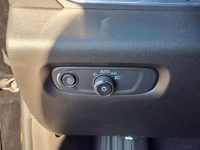 used 2023 Chevrolet Traverse car, priced at $28,980