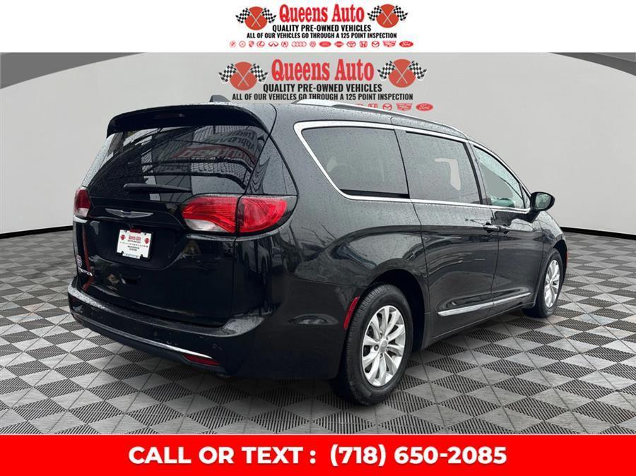 used 2019 Chrysler Pacifica car, priced at $14,995
