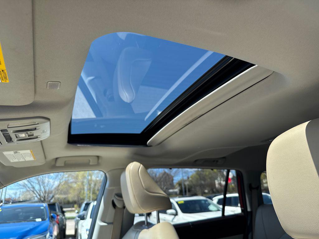 used 2022 Toyota Highlander car, priced at $39,250