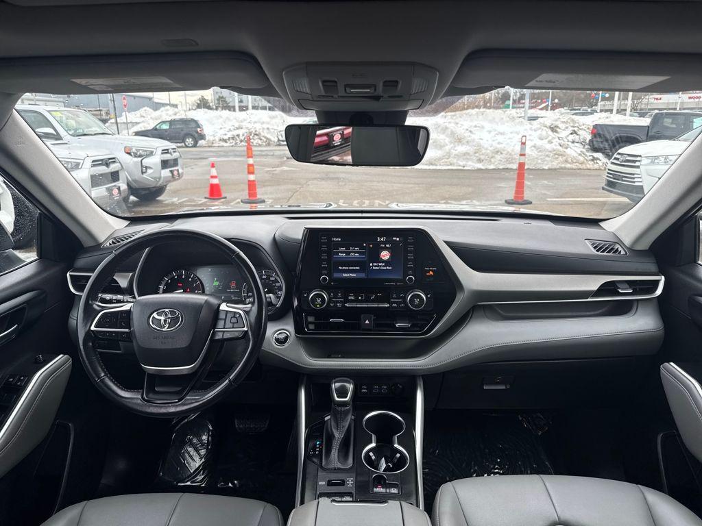 used 2022 Toyota Highlander car, priced at $32,497
