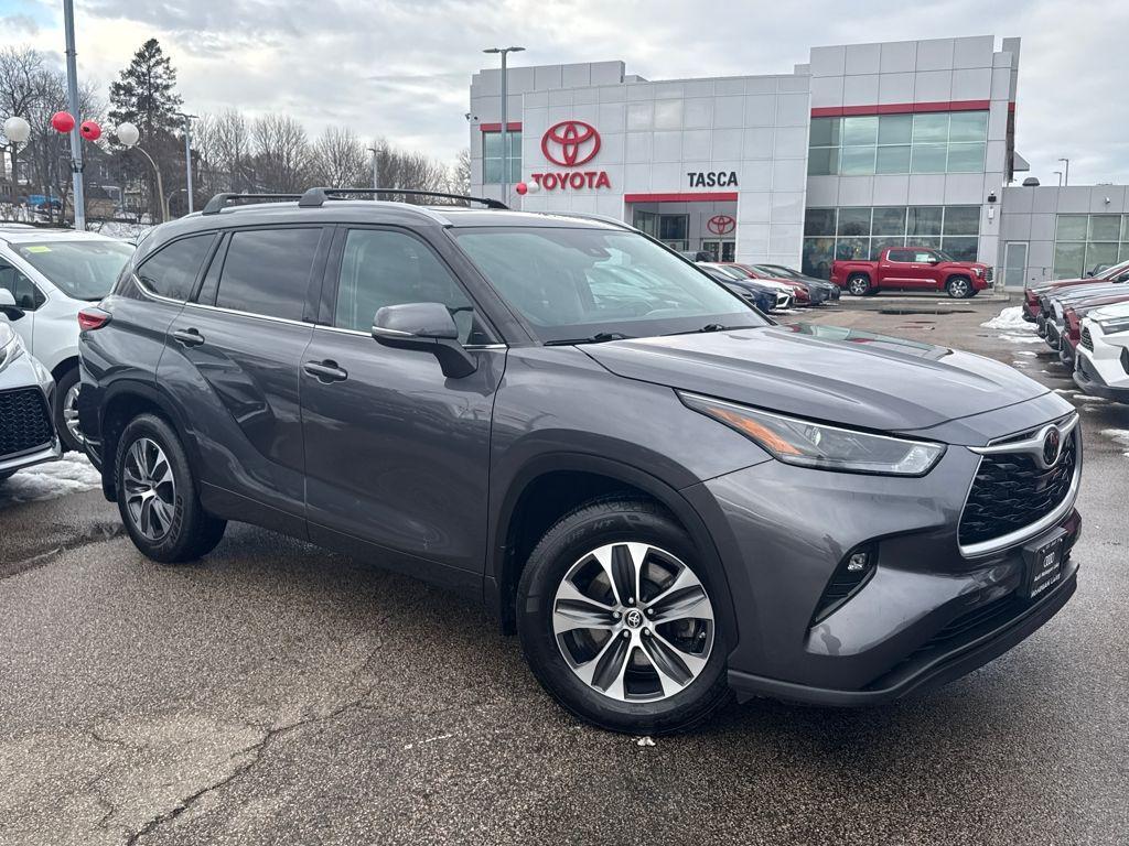 used 2022 Toyota Highlander car, priced at $32,497