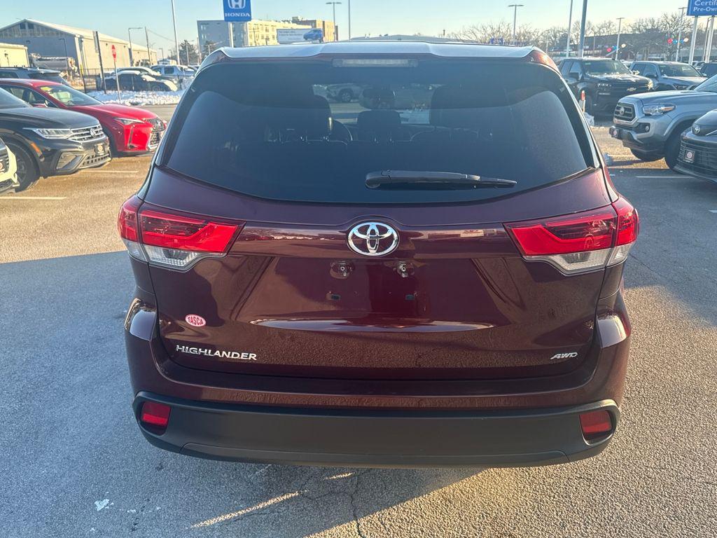 used 2019 Toyota Highlander car, priced at $27,397