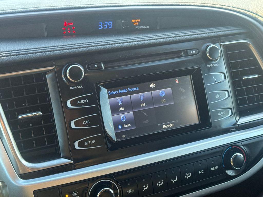 used 2019 Toyota Highlander car, priced at $27,397