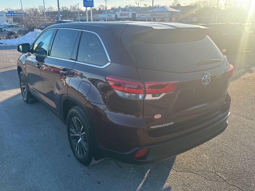 used 2019 Toyota Highlander car, priced at $27,397