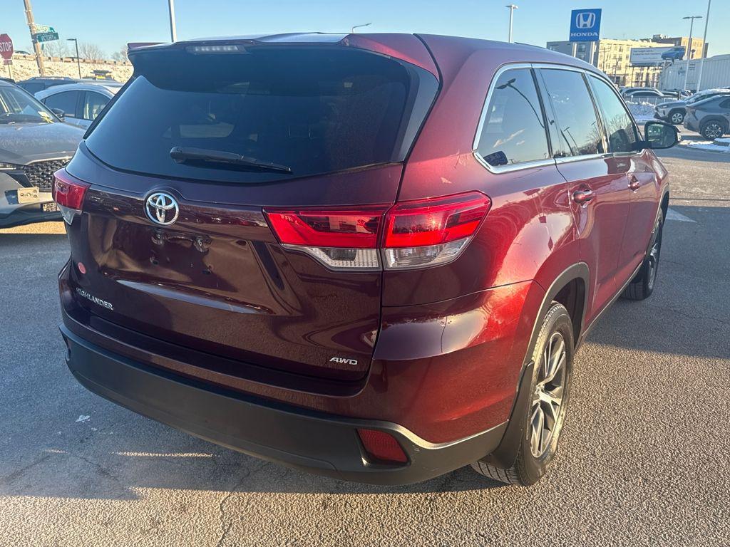 used 2019 Toyota Highlander car, priced at $27,397