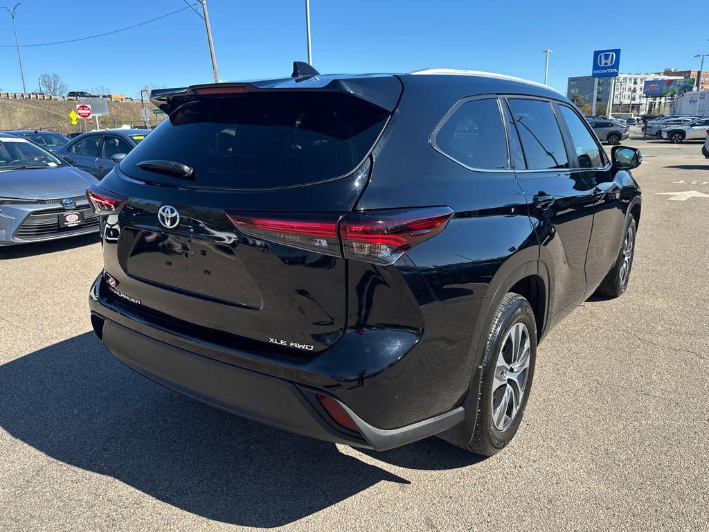used 2024 Toyota Highlander car, priced at $40,750