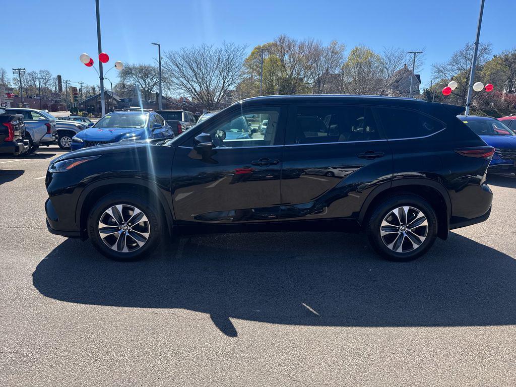 used 2024 Toyota Highlander car, priced at $40,750
