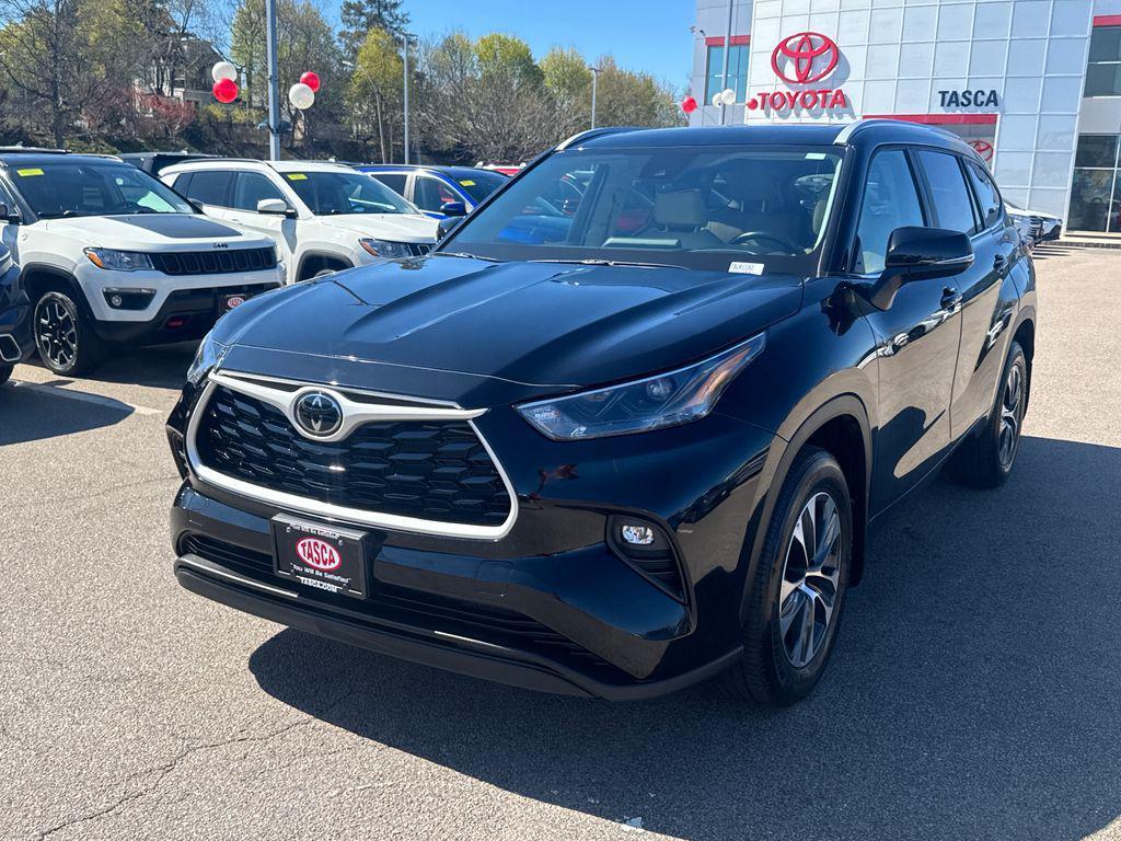 used 2024 Toyota Highlander car, priced at $40,750