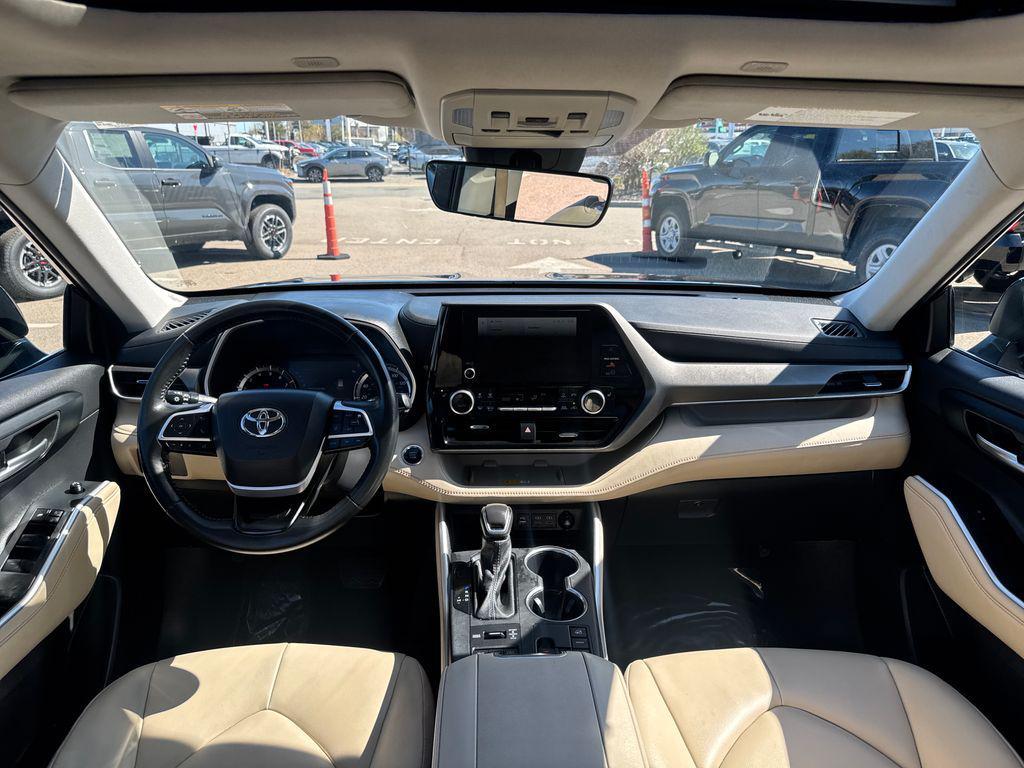used 2024 Toyota Highlander car, priced at $40,750