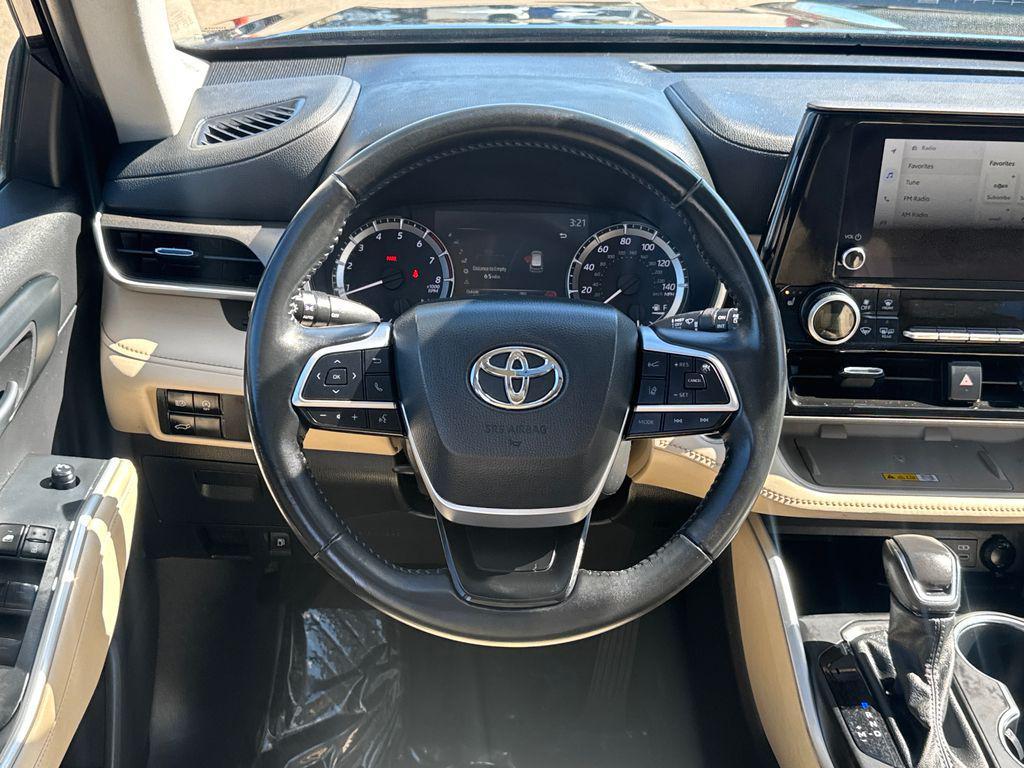 used 2024 Toyota Highlander car, priced at $40,750