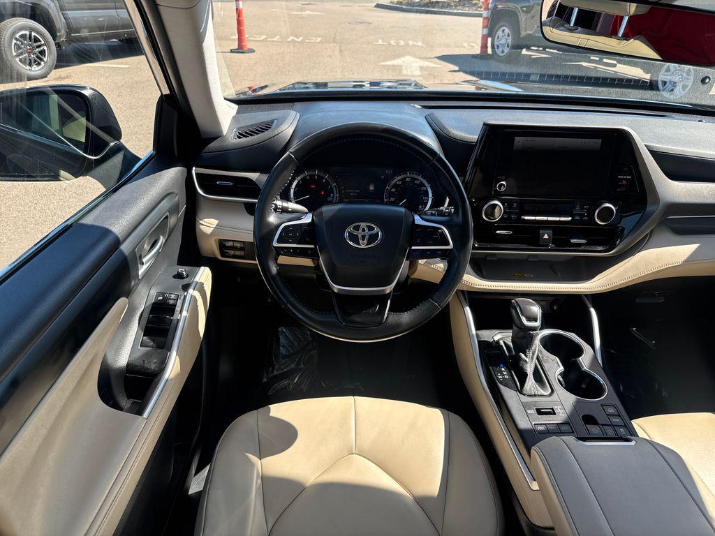 used 2024 Toyota Highlander car, priced at $40,750