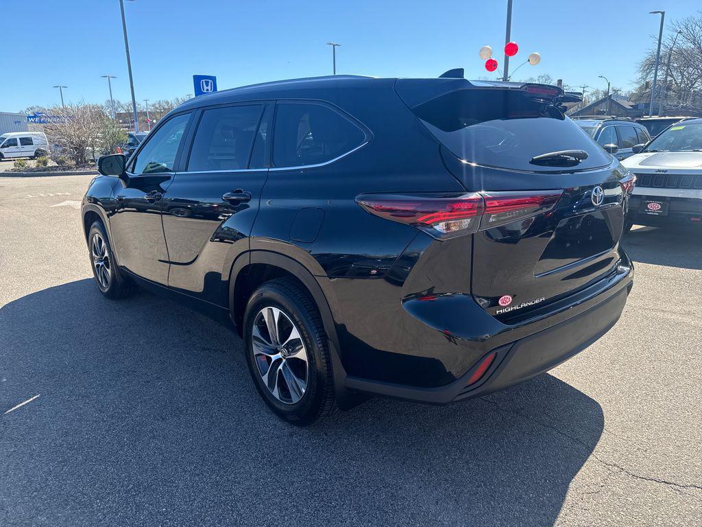 used 2024 Toyota Highlander car, priced at $40,750