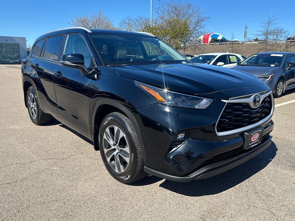 used 2024 Toyota Highlander car, priced at $40,750