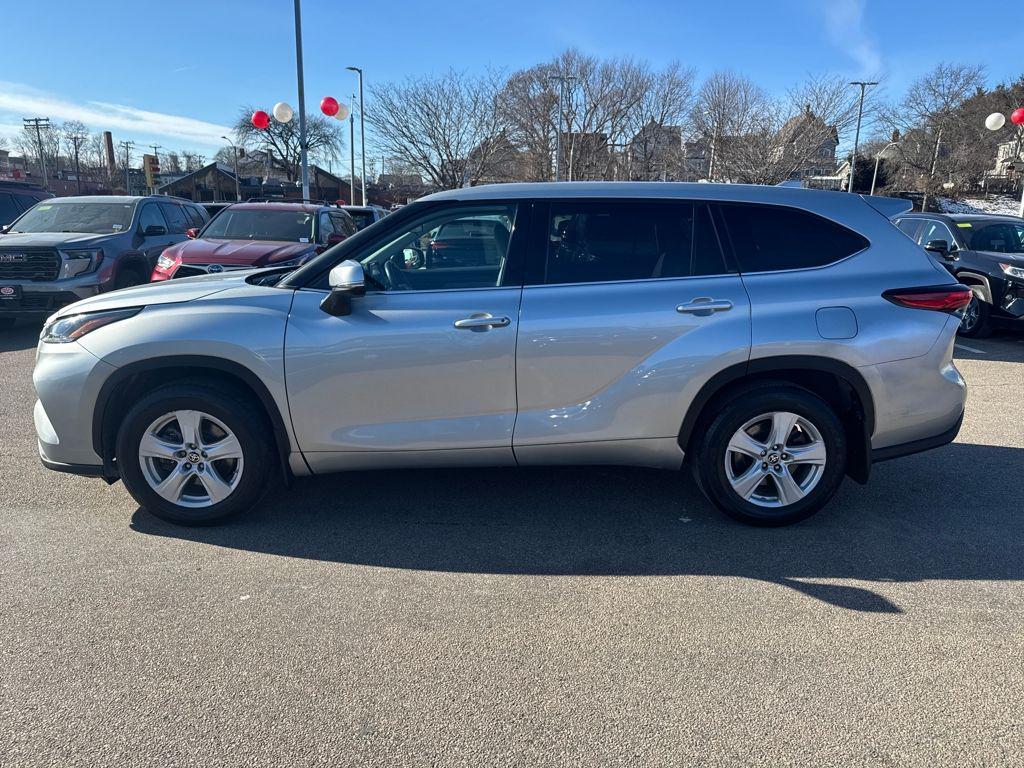 used 2021 Toyota Highlander car, priced at $28,197