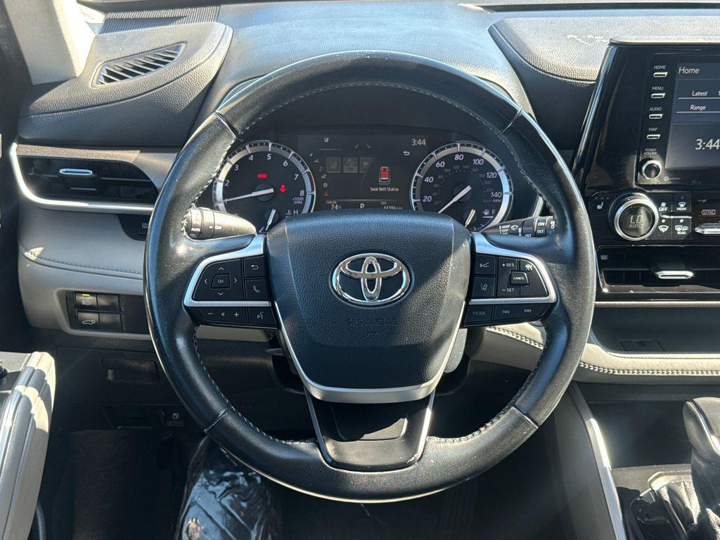 used 2022 Toyota Highlander car, priced at $37,230