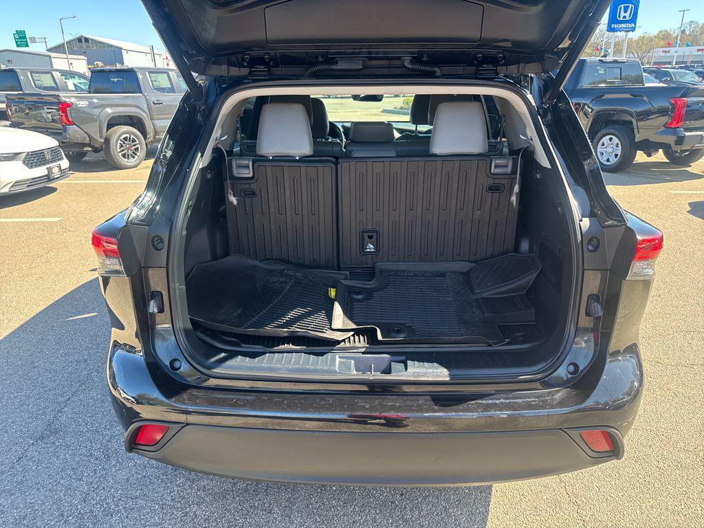 used 2022 Toyota Highlander car, priced at $37,230