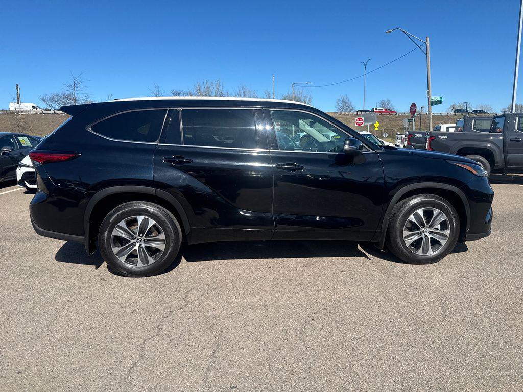 used 2022 Toyota Highlander car, priced at $37,230