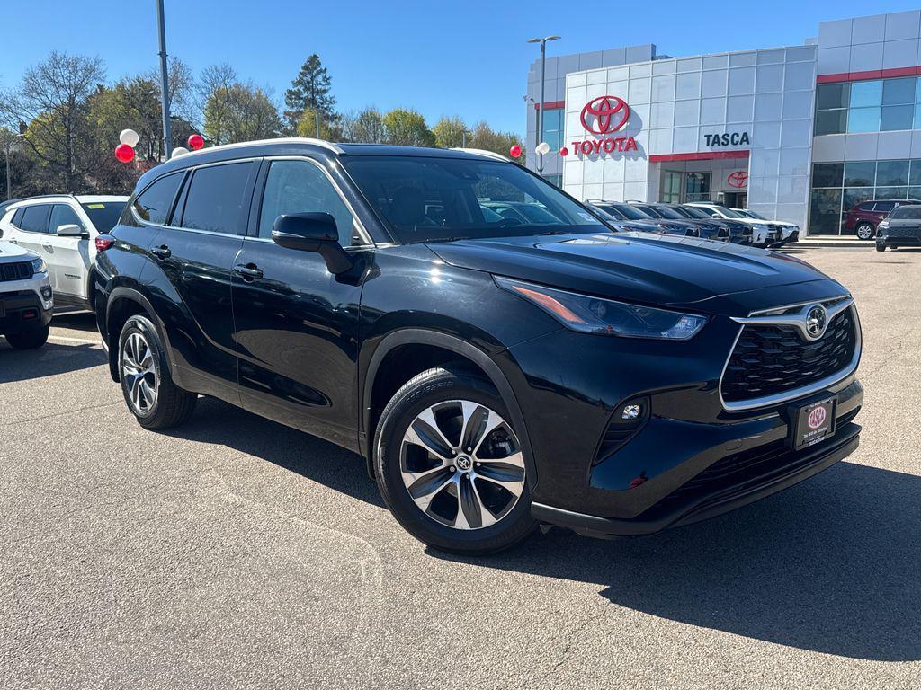 used 2022 Toyota Highlander car, priced at $37,230