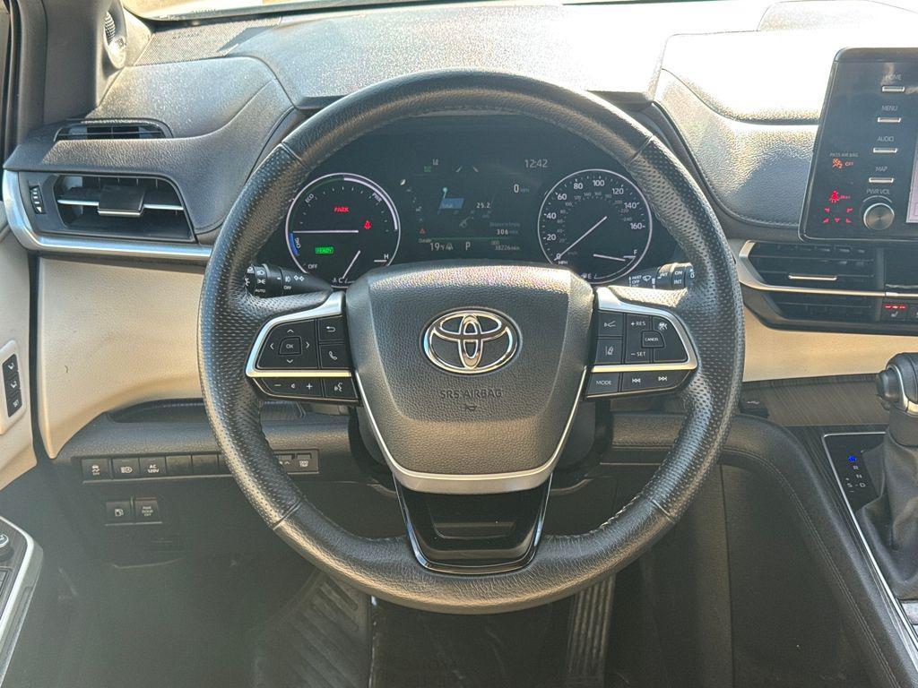 used 2023 Toyota Sienna car, priced at $46,498