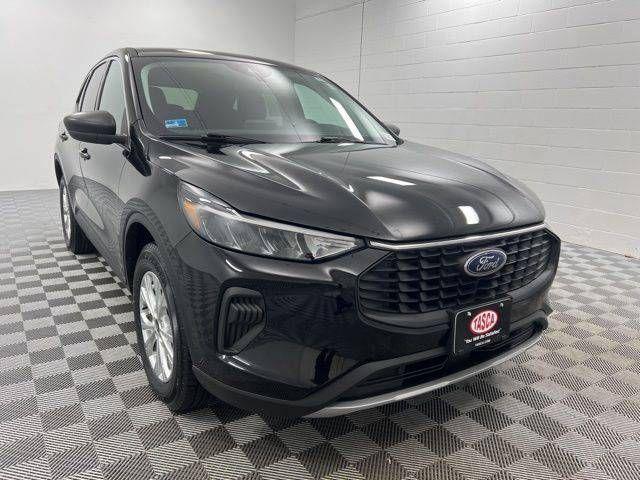 used 2023 Ford Escape car, priced at $25,249