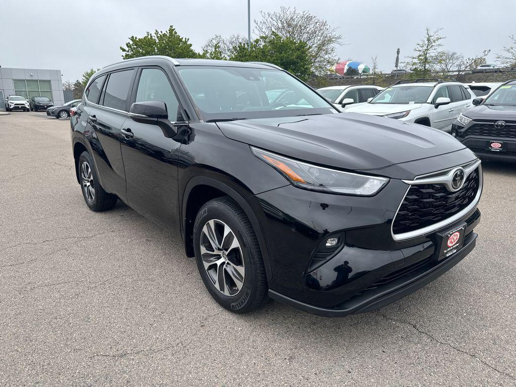 used 2023 Toyota Highlander car, priced at $39,249