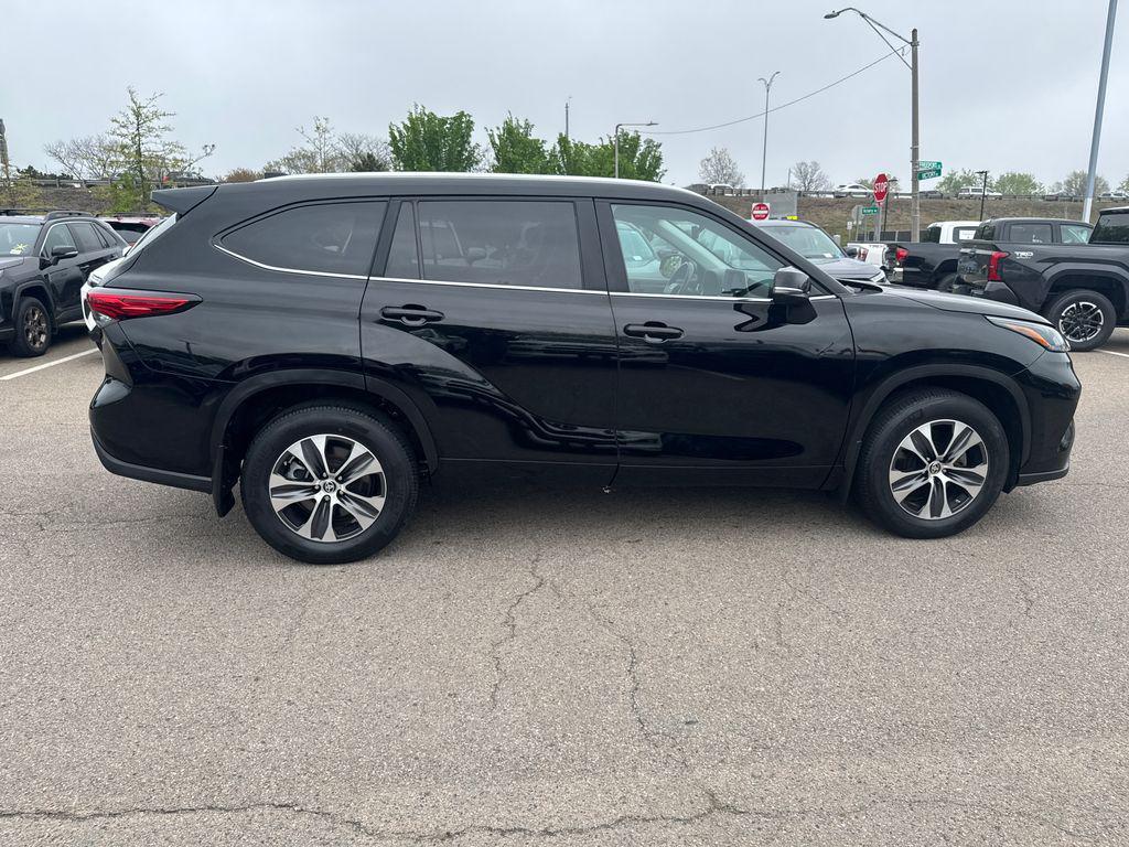 used 2023 Toyota Highlander car, priced at $39,249