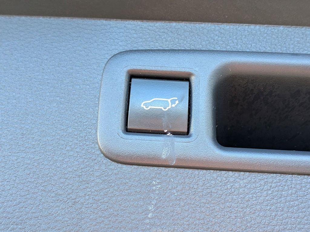 used 2024 Toyota Highlander car, priced at $40,457