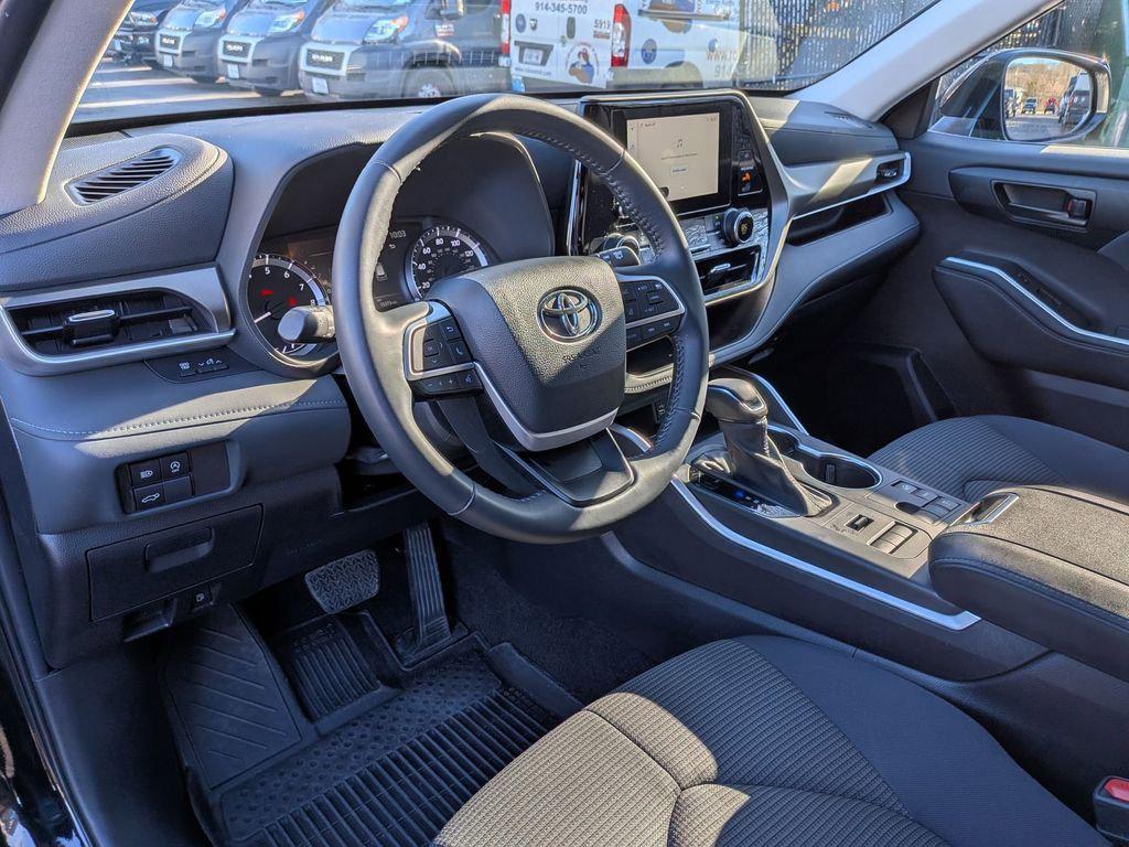 used 2024 Toyota Highlander car, priced at $40,457