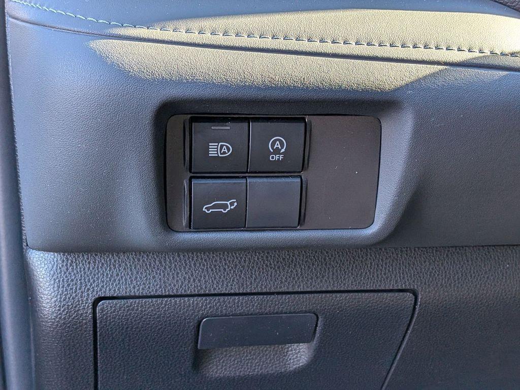 used 2024 Toyota Highlander car, priced at $40,457