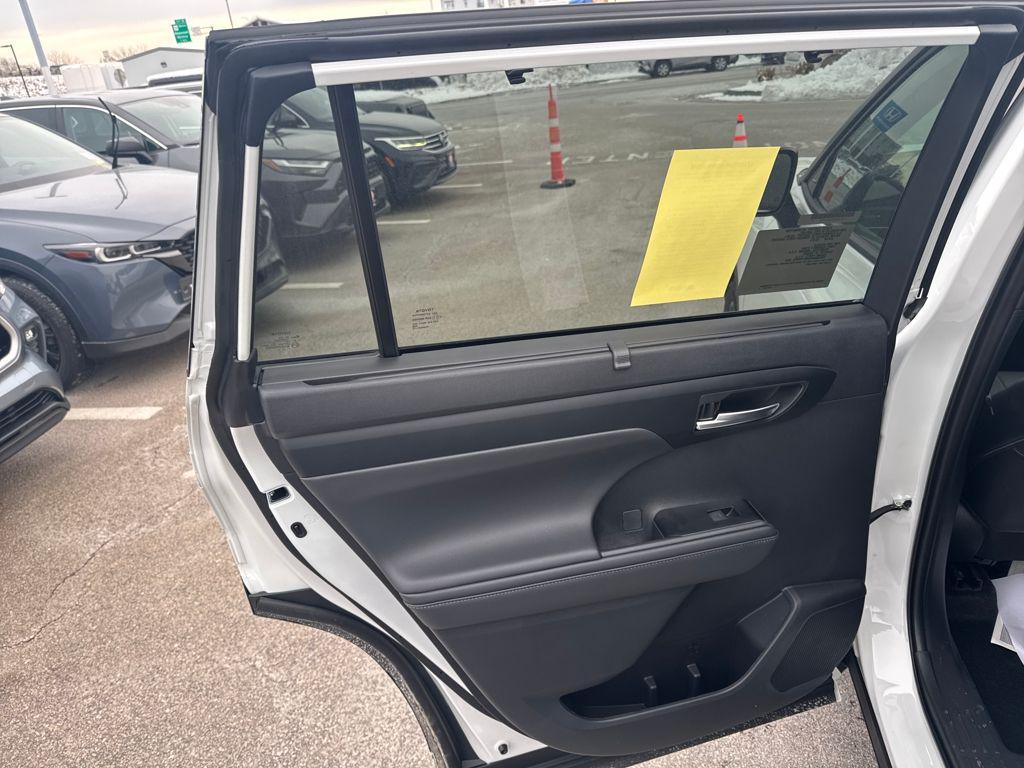 new 2026 Toyota Highlander car, priced at $53,257