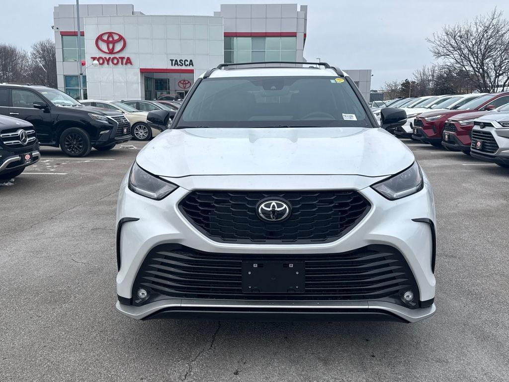 new 2026 Toyota Highlander car, priced at $53,257