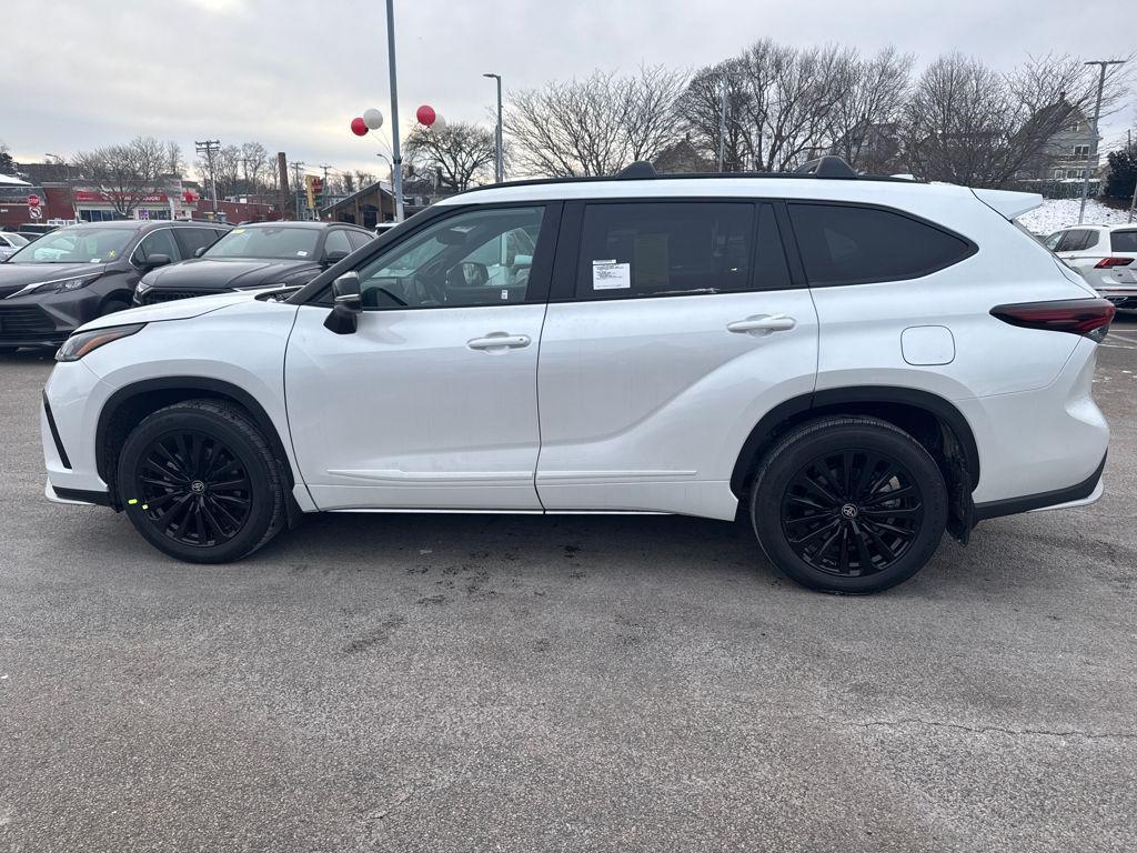 new 2026 Toyota Highlander car, priced at $53,257