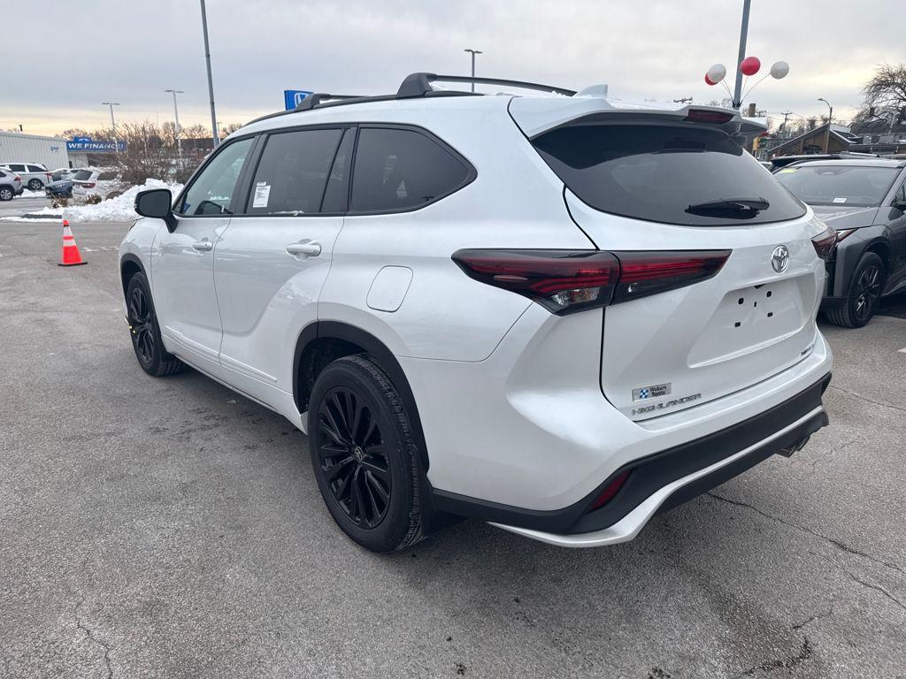 new 2026 Toyota Highlander car, priced at $53,257