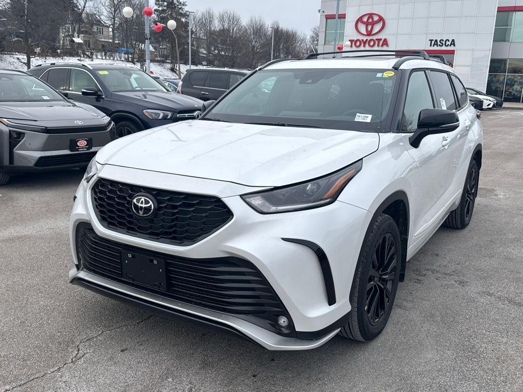 new 2026 Toyota Highlander car, priced at $53,257