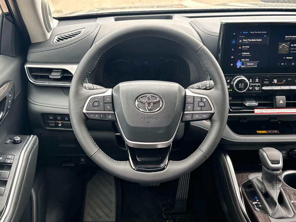 new 2026 Toyota Highlander Hybrid car, priced at $56,858