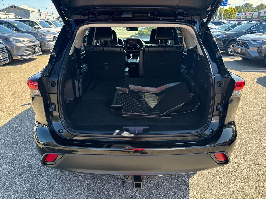 used 2020 Toyota Highlander car, priced at $29,497