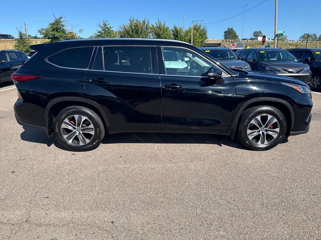 used 2020 Toyota Highlander car, priced at $29,497