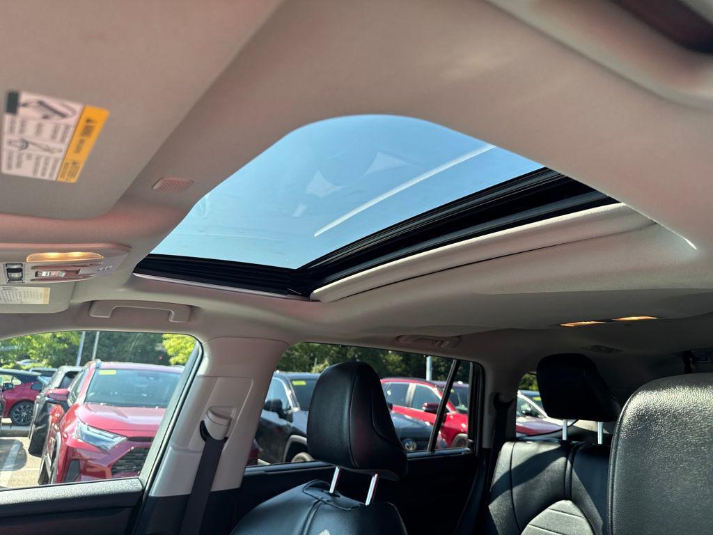 used 2020 Toyota Highlander car, priced at $29,497