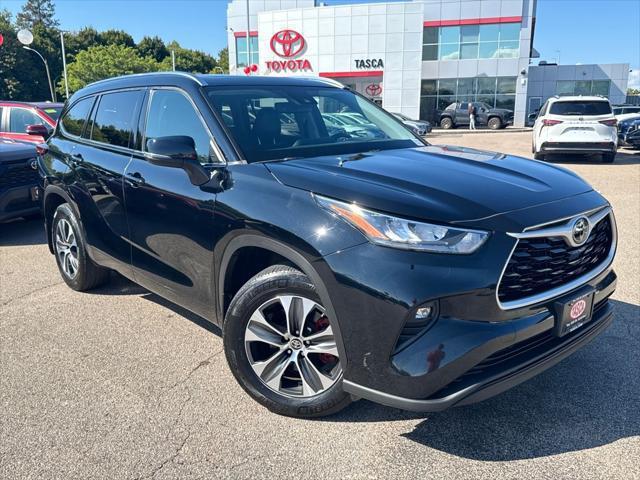 used 2020 Toyota Highlander car, priced at $42,819