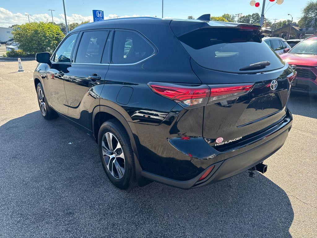 used 2020 Toyota Highlander car, priced at $29,497