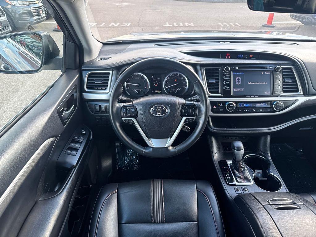 used 2019 Toyota Highlander car, priced at $26,398