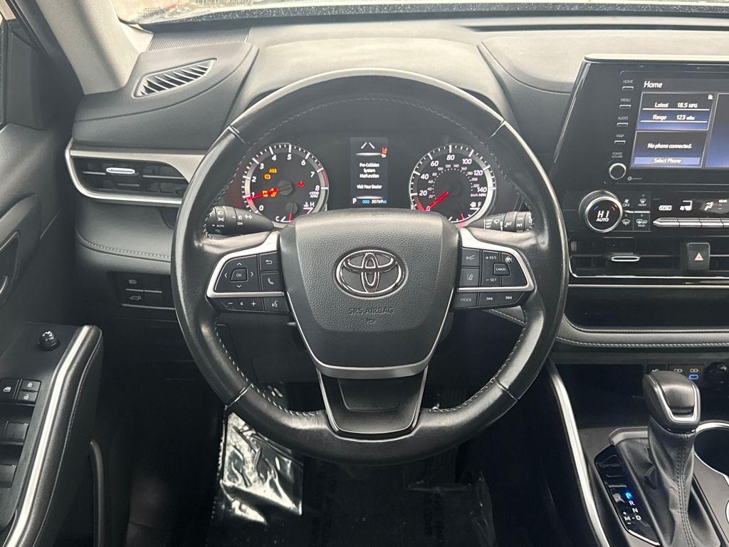 used 2022 Toyota Highlander car, priced at $32,798