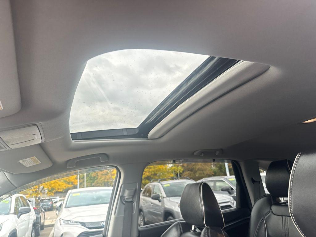 used 2020 Acura MDX car, priced at $25,998