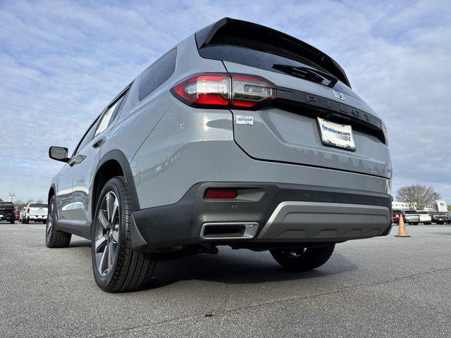 used 2025 Honda Pilot car, priced at $43,223