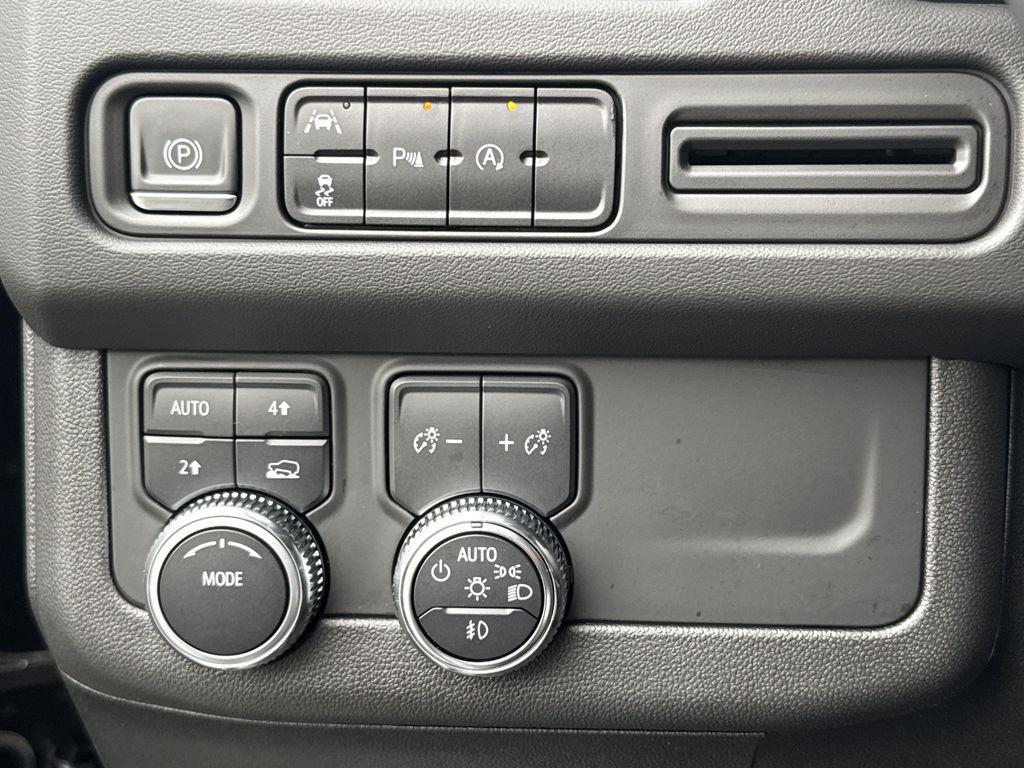 used 2023 GMC Yukon car, priced at $52,844