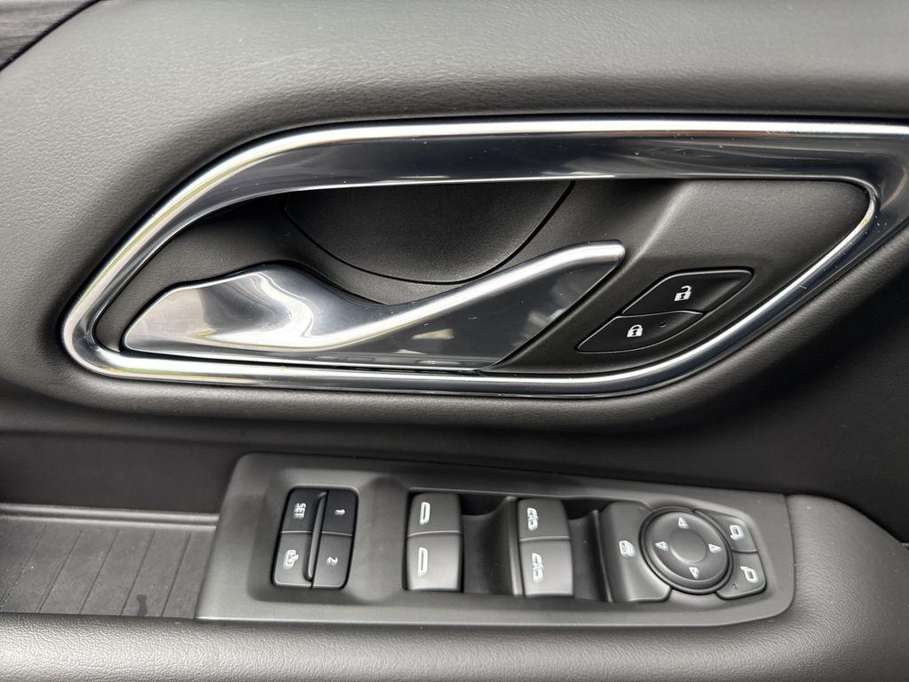 used 2023 GMC Yukon car, priced at $52,844