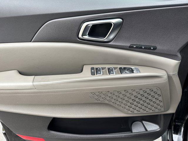 used 2025 Kia Carnival Hybrid car, priced at $38,295