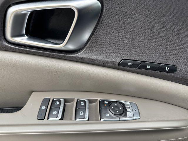 used 2025 Kia Carnival Hybrid car, priced at $38,295