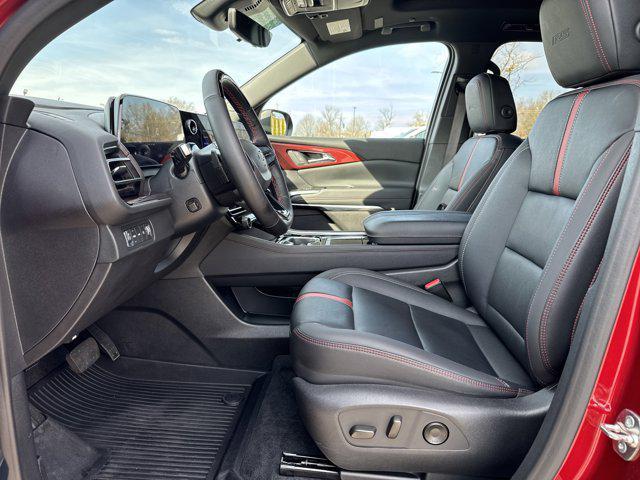 used 2024 Chevrolet Traverse car, priced at $49,564